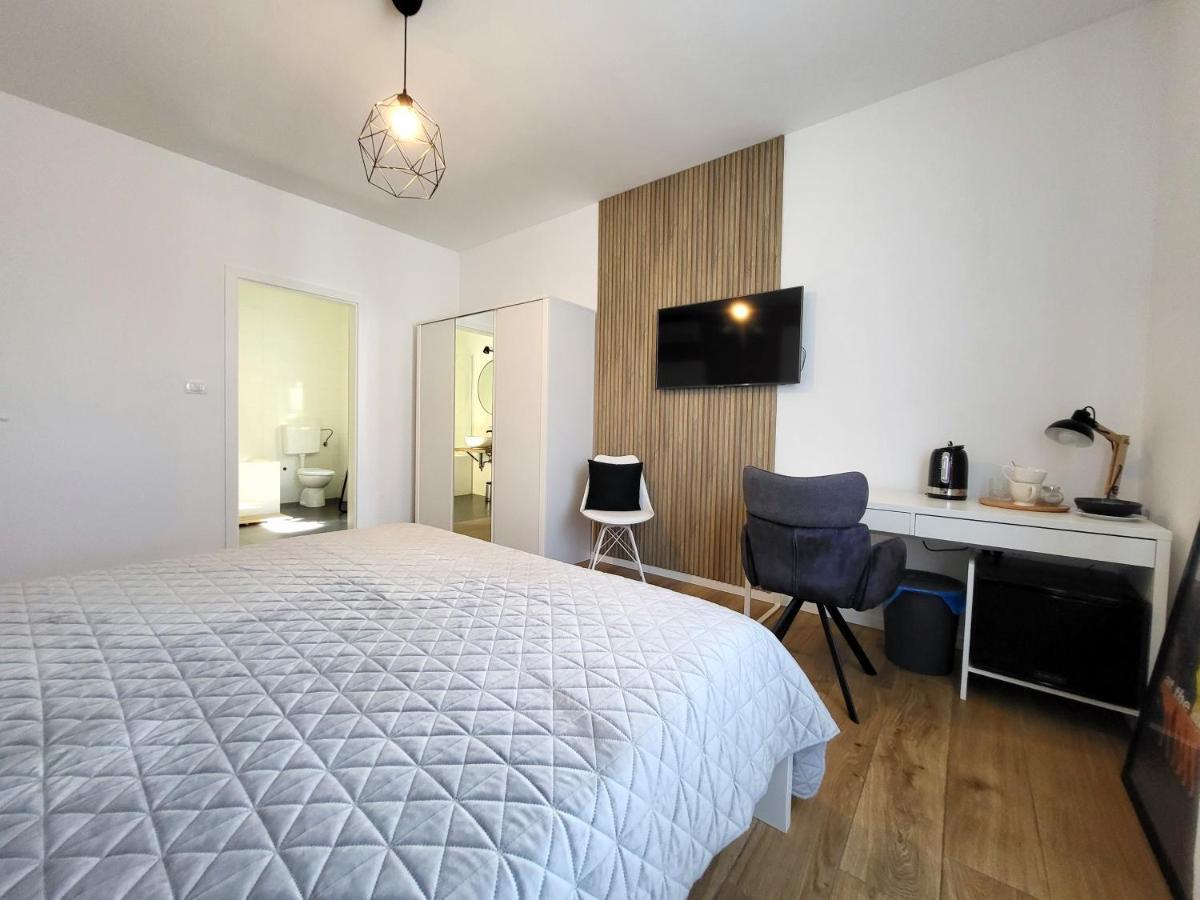 שיבניק Central Rooms מראה חיצוני תמונה